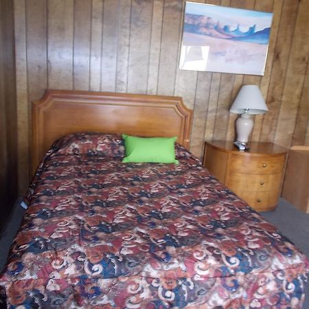Atomic Inn Beatty Near Death Valley Exterior photo
